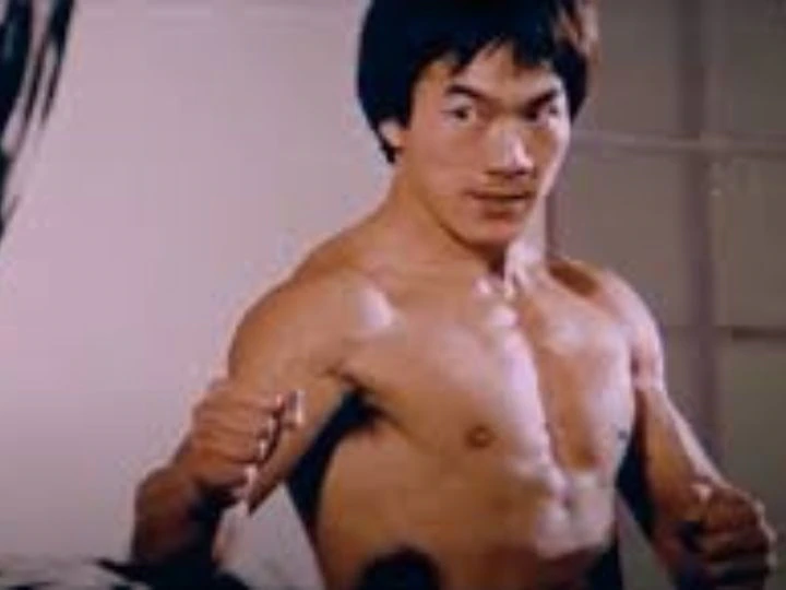 Bruce Lee Fighting