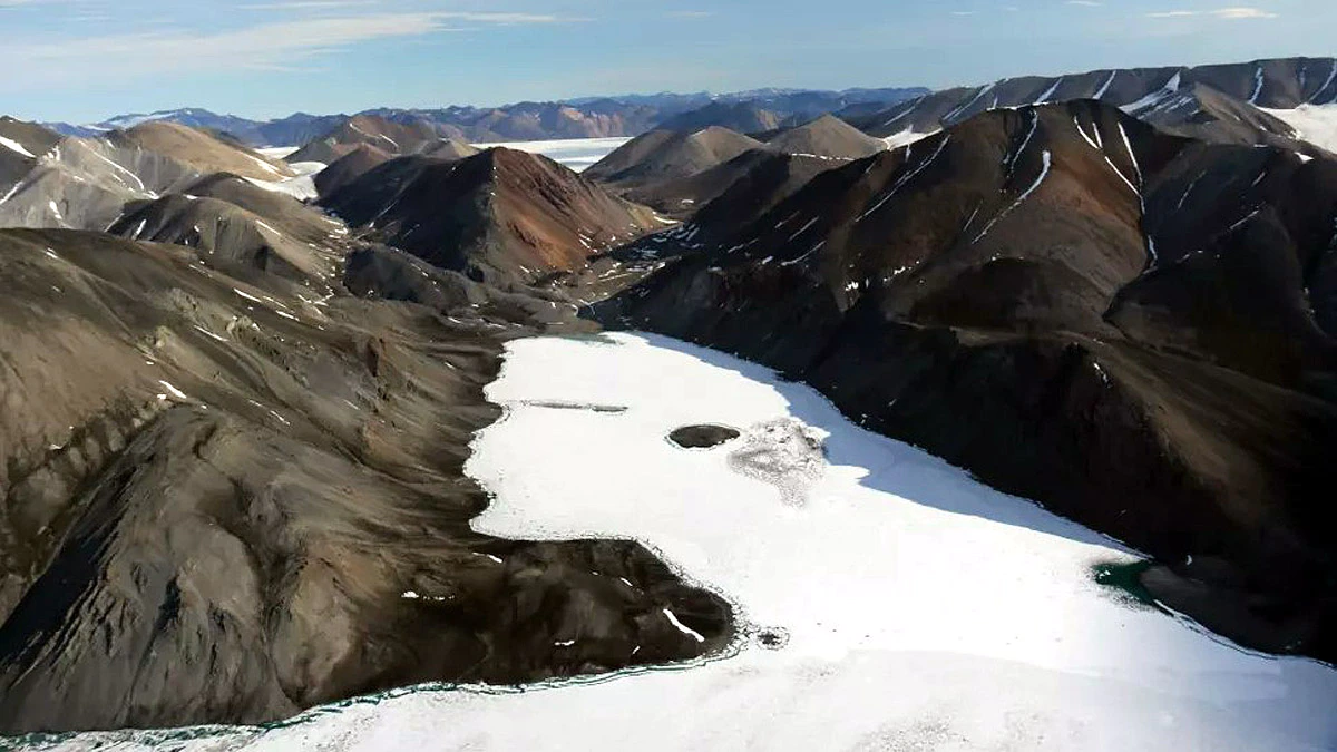 Giant Virus In Arctic Lake