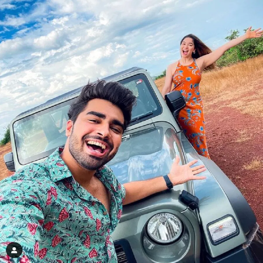 Siddharth And Sara In Jeep