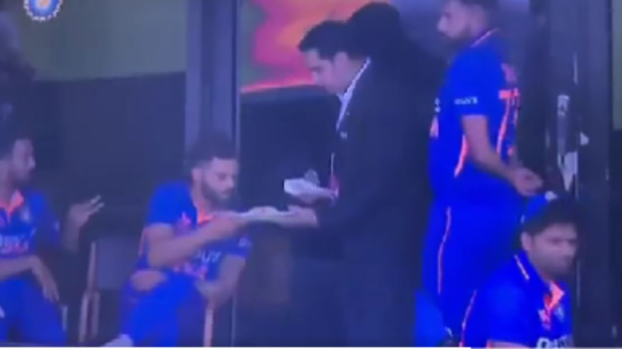 Virat Kohli Eating Viral Video
