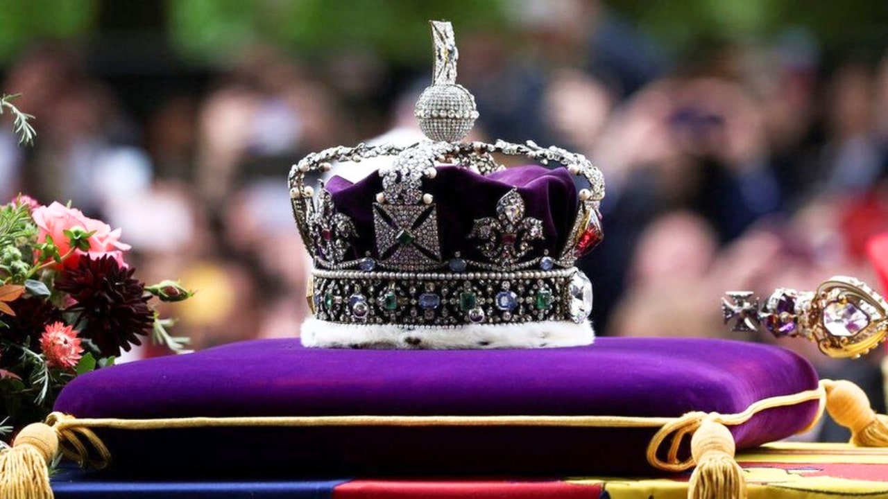 Royal Crown Of Queen Elizabeth